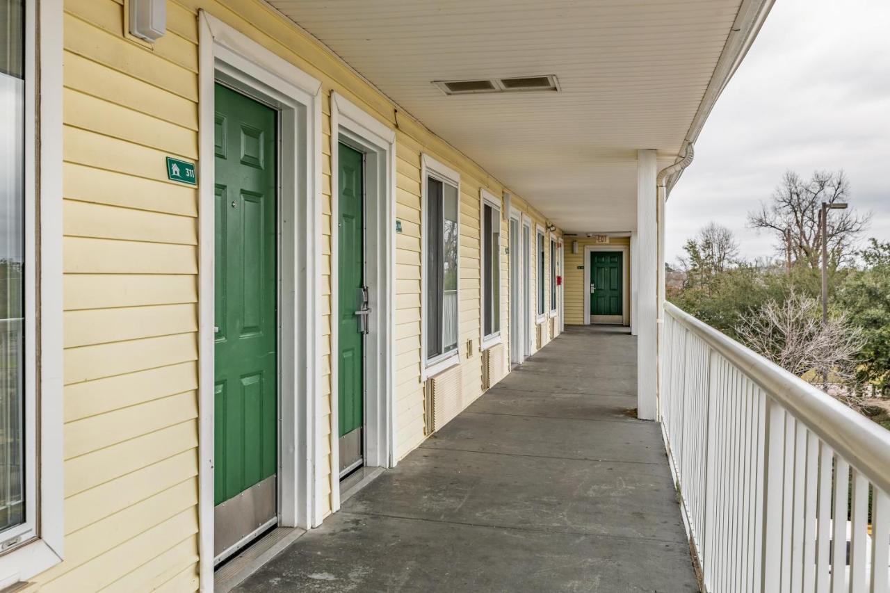 Siegel Select Baton Rouge Hotel Exterior photo